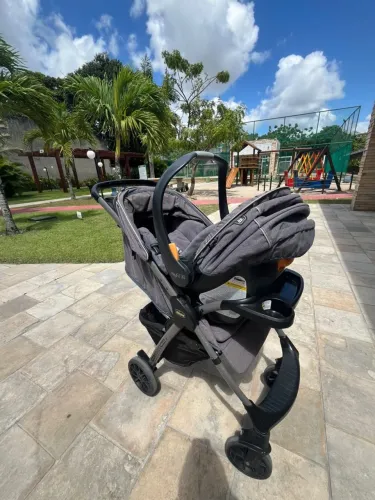 Carrinho Chicco Mini Bravo Plus Travel System com Bebê Conforto e Base