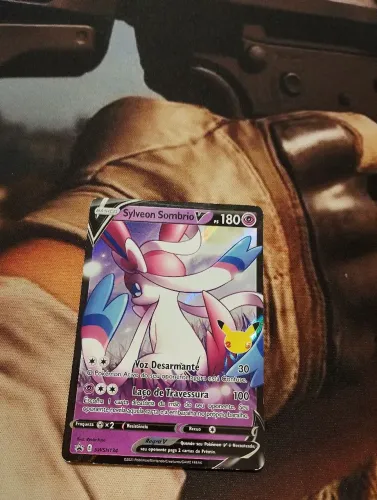 Sylveon sombrio V em bom estado