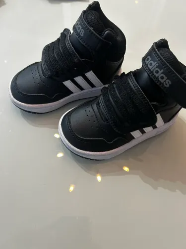 Tênis Adida infantil n.21