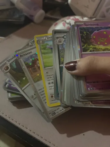 lote 80 cartinhas pokemon básicas e foil