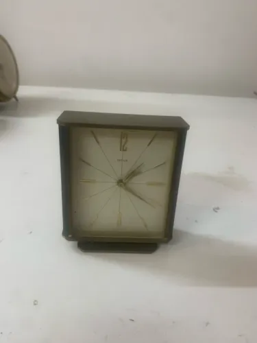 relógio de mesa vintage da marca Veglia