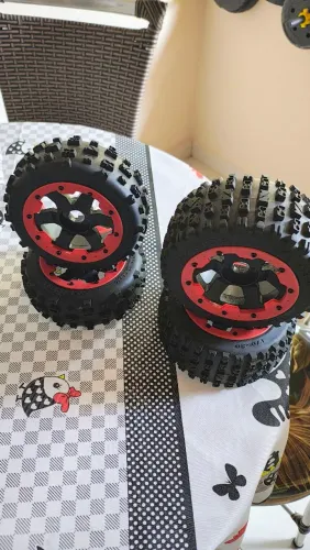 Jogo de pneus Off Road com rodas para automodelo ROVAN e Baja