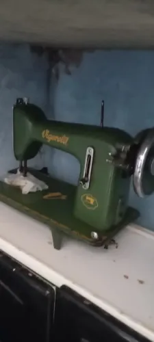 Máquina de costura vigorelli