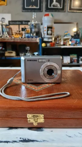 Câmera fotográfica digital Samsung modelo ES17<br> Funcionando.