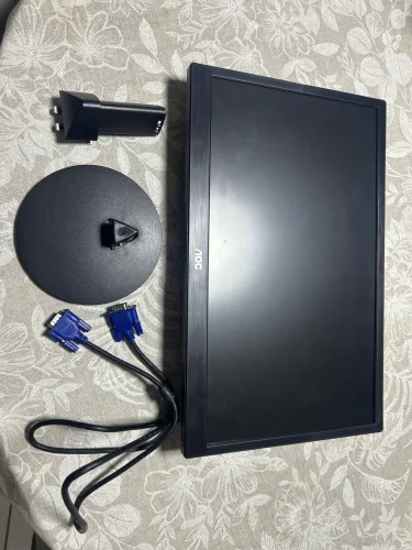 Vendo monitor AOC