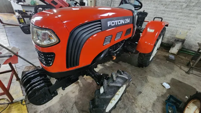 Trator foton 254 4x4 