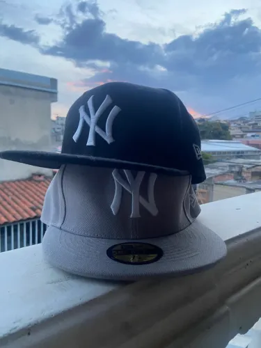 BONÉS NEW ERA