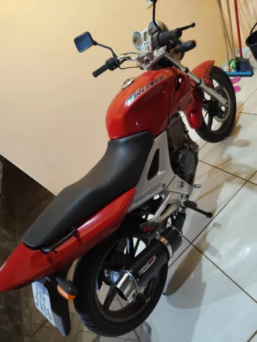 CBX Twister vermelha 2002