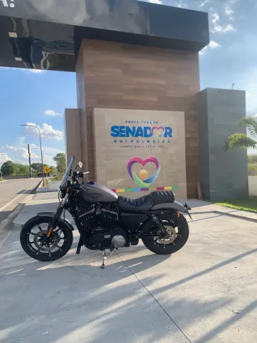 Sportster Iron 883 pouco rodada