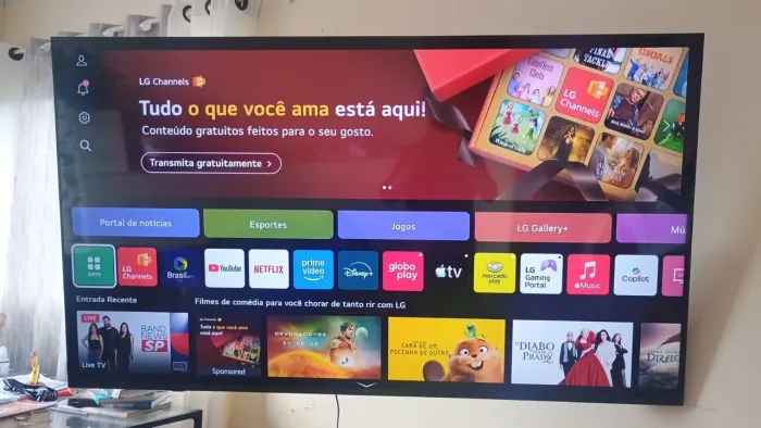 Tv LG 65 polegadas, com garantia extendida, acompanha nota fiscal, menos de 1 ano de uso.