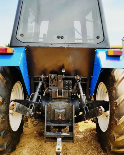 TRATOR NEW HOLLAND TL75E