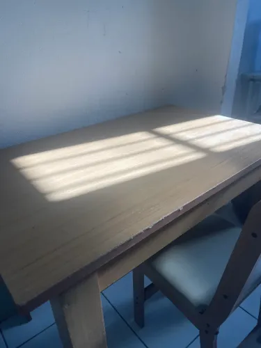 MESA DE MDF. 