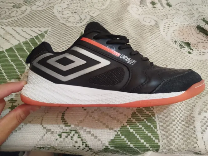 Tênis Umbro Pro 5