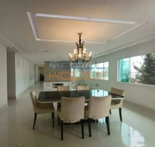 Casa Mobiliada à Venda, 424m² com 3 quartos sendo 2 suítes e 6 vagas - Vila Scarpelli, San