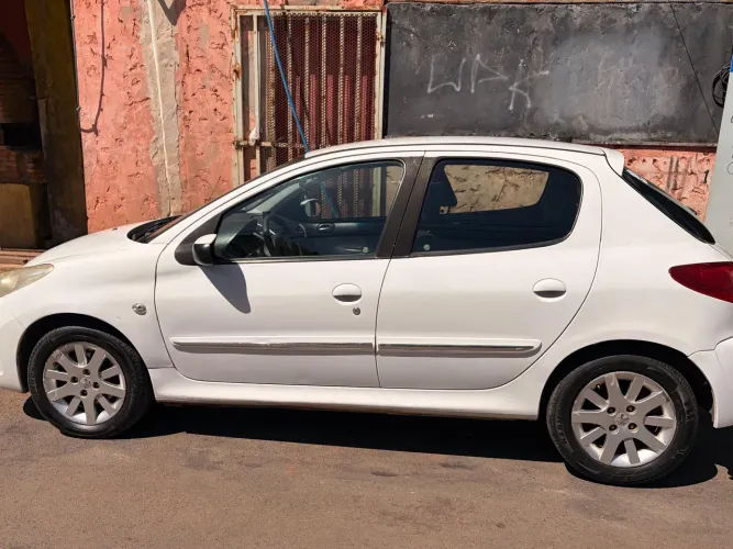 Peugeot 207 XS 1.6 Flex 16V 5P 2012