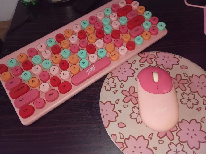 Kit Teclado Retrô Rosa + Mouse Pad Sakura + Brinde (Apenas 1 ano de uso)