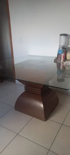 Vendo mesa e cadeira usada