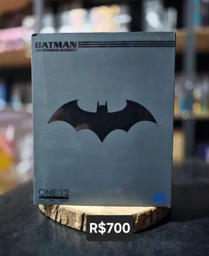 Batman Ascending mezco