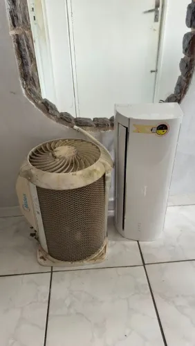 Ar-condicionado Split Springer Midea 9.000 BTUs 220V Gelando Muito