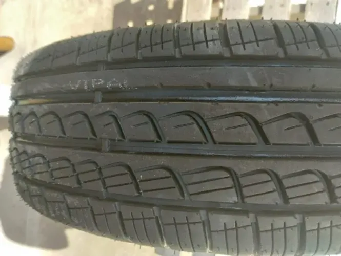 PNEU 185/60 R15