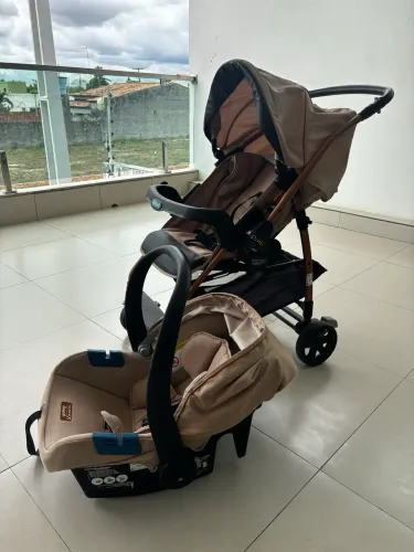 Carrinho e bebê conforto Burigotto Rio k conservadíssimo