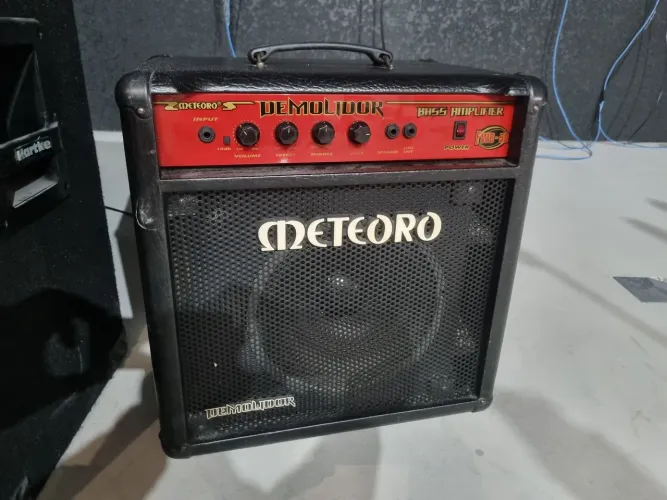 Amplificador Meteoro Demolidor