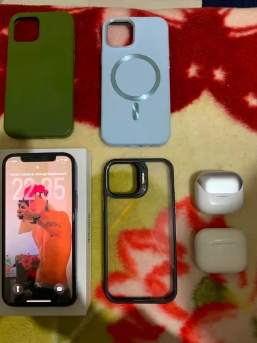 iPhone 12 64 GB