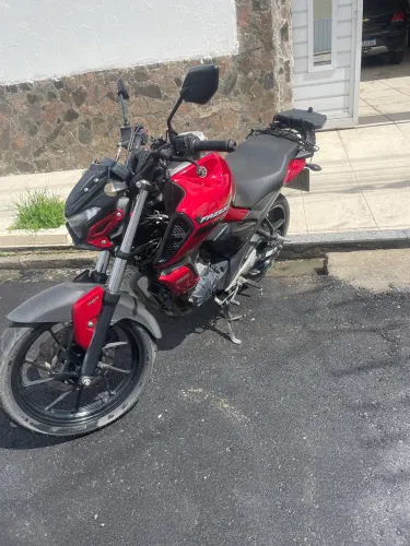 Yamaha FZ15 2023 - Com Baú e Suporte Scam
