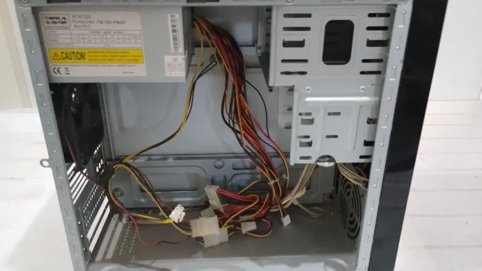 Gabinete Megaware com fonte e fan