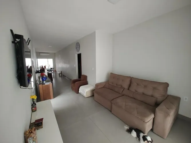 Casa com 3 dormitórios para alugar, 190 m² por R$ 4.702,00/mês - Tibery - Uberlândia/MG