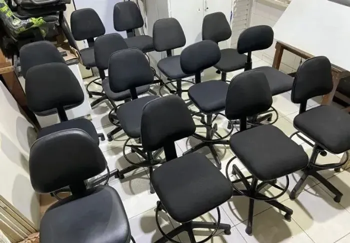 Cadeiras Caixa Alta Giratórias Reguláveis Seminovas Reforçadas(Cartão 3x ou 5% a vista).