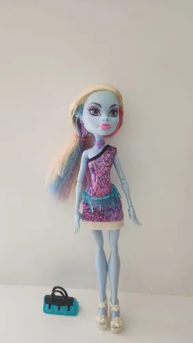 Monster High Abbey Bominable edição Scaris: City of Frights