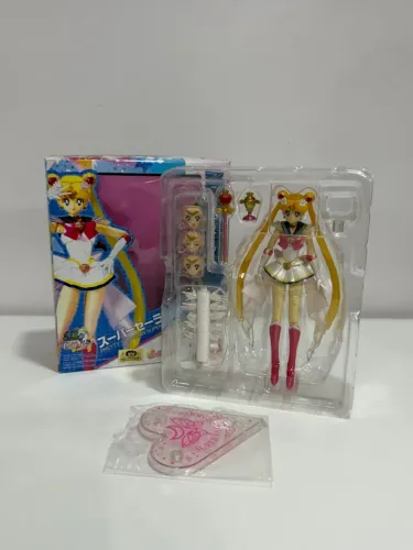 Super Sailor Moon SH Figuarts Bandai Figure