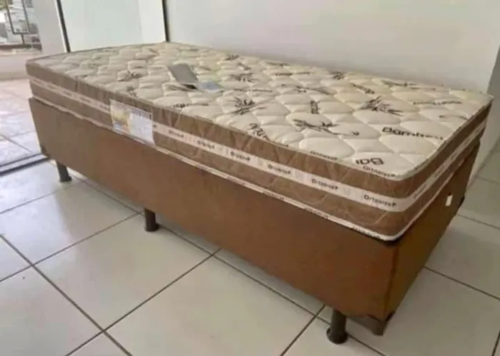 Cama solteiro com colchão d33