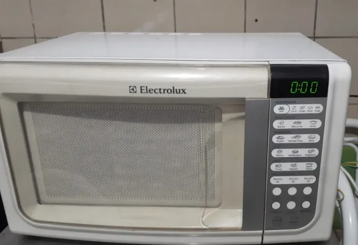 Micro-ondas Electrolux Mod. Mef41 - 31 Litros 220V