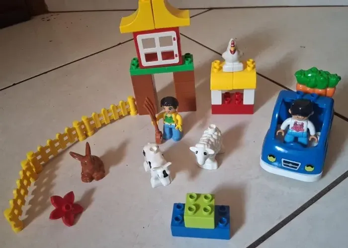 Blocos de montar com o tema de fazenda"