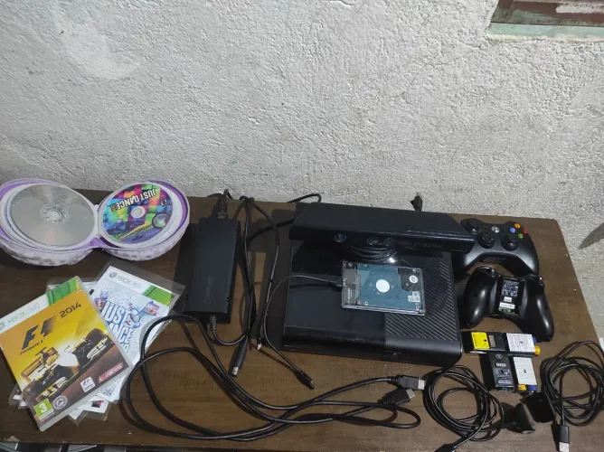 Xbox 360 E - HD 500GB