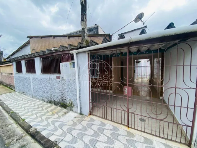 Casa para locação no bairro Areia Branca em Santos.