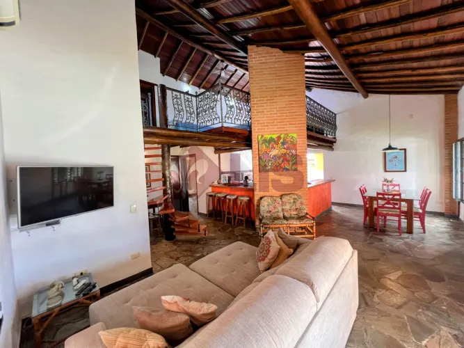 CASA PARA LOCAÇÃO A 150M DA PRAIA TODA MOBILIADA COM 2 SUÍTES + UM MEZANINO AMPLO.