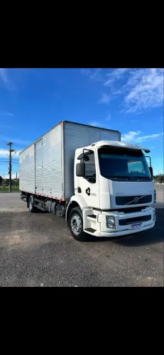 Caminhão volvo vm