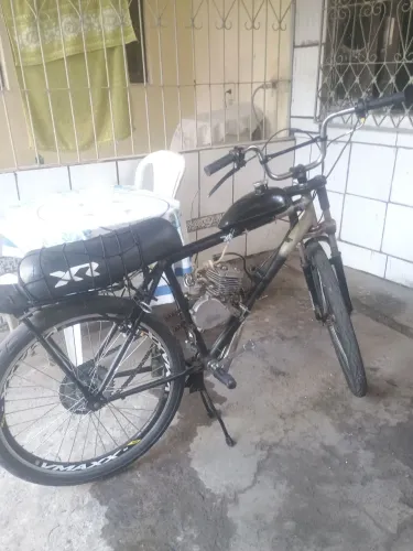 Motorizada 80 cilindradas