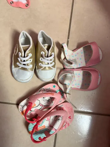 Sapatinhos de bebê tamanho 17