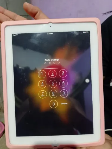 ? Vendo iPad 4ª geração - 64GB Wi-Fi |