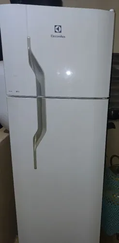Vendo essa linda geladeira Electrolux 290 litros