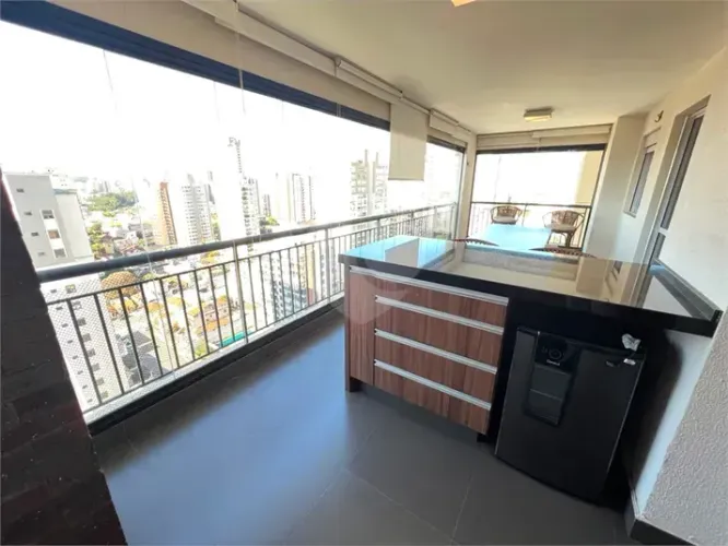 Apartamento a venda ou locação em Santana com 3 suítes, varanda, e 2 vagas