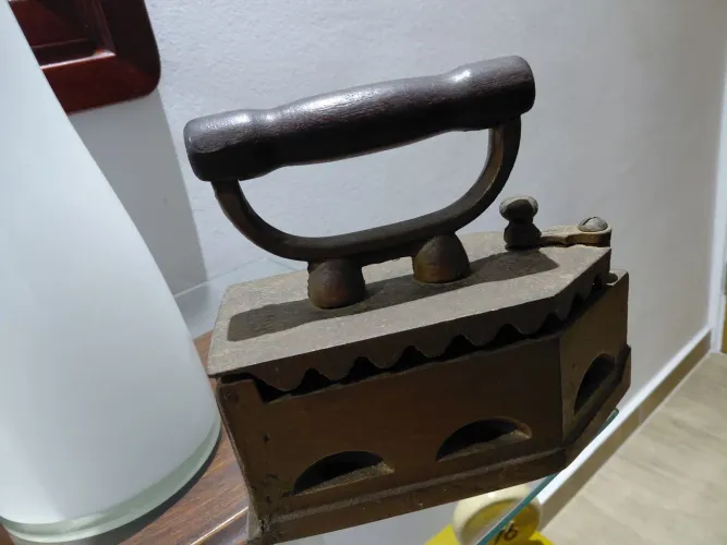 Ferro passar antigo