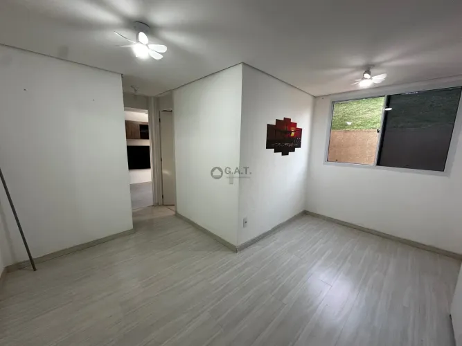 Apartamento para locação no Jardim Araujo, Votorantim-SP: 2 quartos, 2 salas, 1 banheiro, 