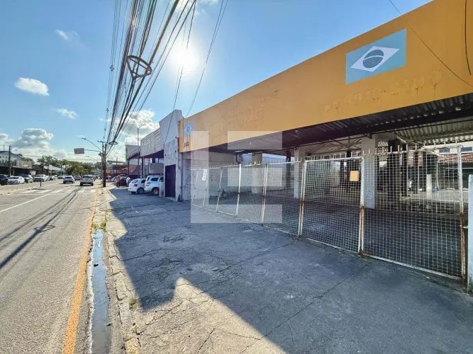 Ponto comercial para alugar na José Osorio, Madalena | Estrutura para loja de veículos sem