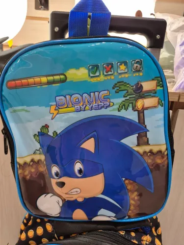 Mochila de rodinhas com lancheira termica e estojo