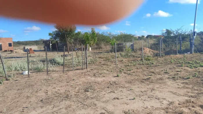 Já com casa no local só no jeito de cobrir e fazer o piso